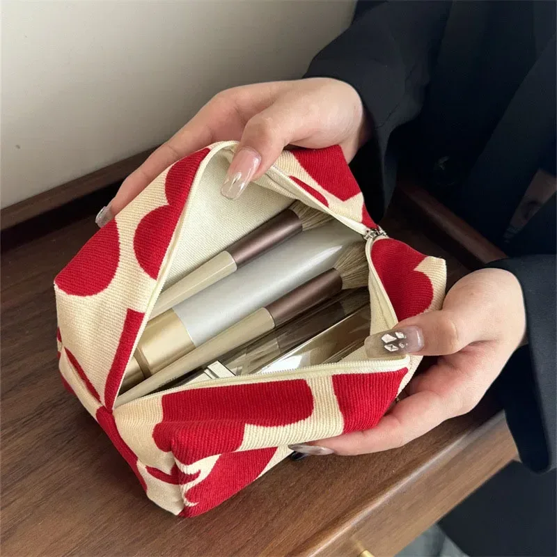 trousse de maquillage à motif imprimé cœur pour femme, grande capacité, pochette cosmétique, trousse de toilette, trousse de rangement pour produits de toilette, poudres de maquillage