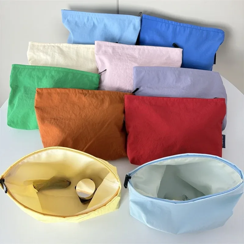 sac cosmétique en nylon avec logo imprimé personnalisé, couleur unie simple, pochette pour femme, grande capacité, fermeture éclair, sacs de rangement pour articles de toilette