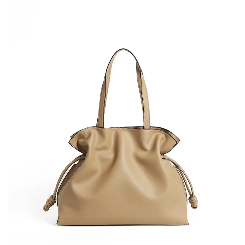 sac seau en cuir de vachette souple 2026 pour femme, sac fourre-tout plissé à cordon, sac de luxe de créateur à bandoulière unique, sac porte-bonheur