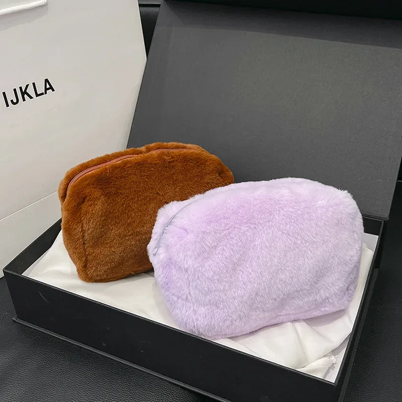 pochette à maquillage en peluche, sac cosmétique sécurisé en fausse fourrure, pochette à maquillage moelleuse, pochette cosmétique grande capacité en peluche pour pochette élégante