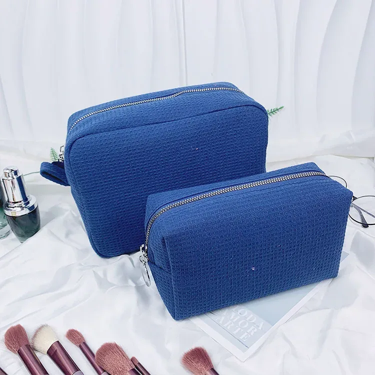 pochette de maquillage personnalisée brodée avec nom, sac cosmétique sur mesure, cadeau pour demoiselle d'honneur, cadeau pour lune de miel, cadeau pour l'équipe de mariage