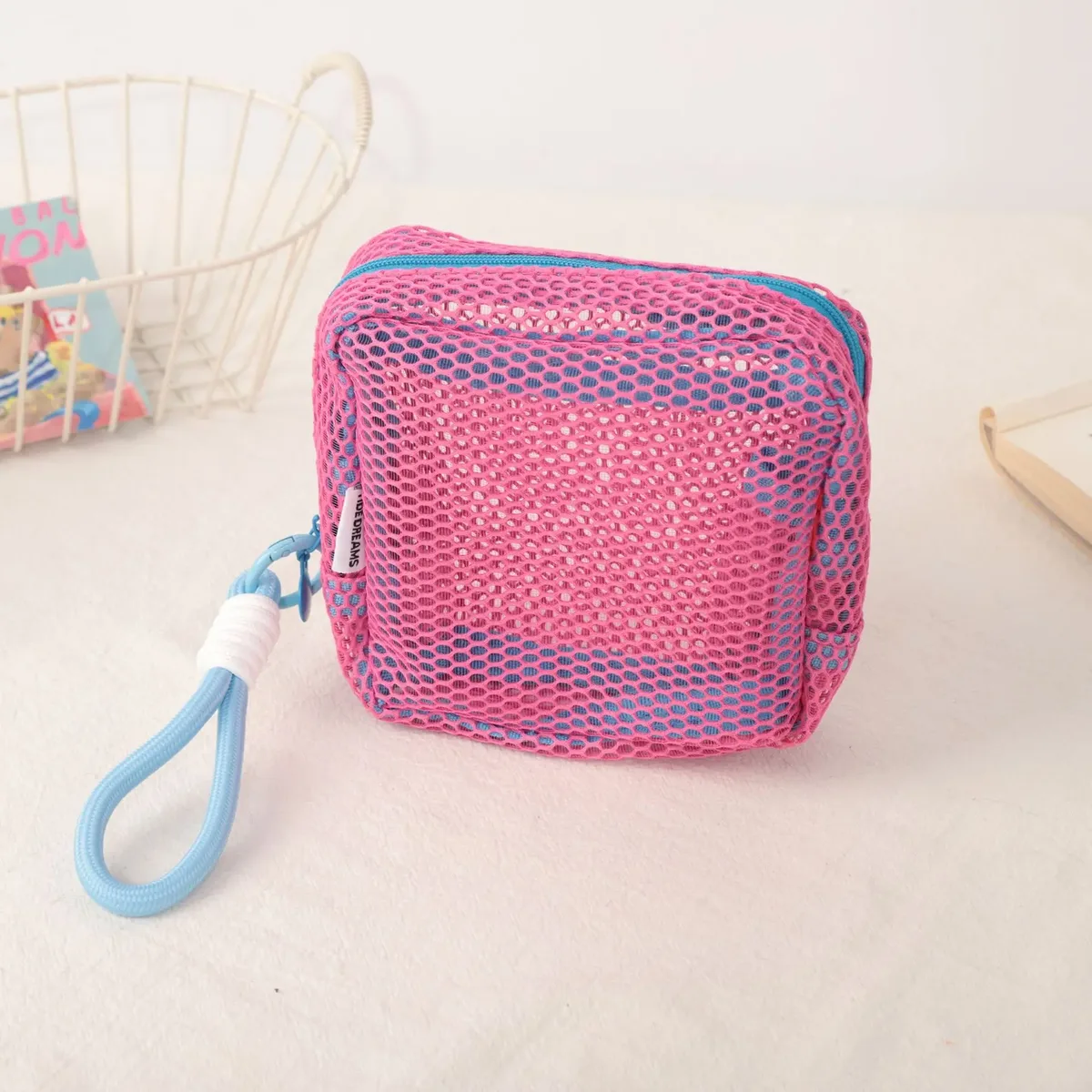 sac de rangement cosmétique carré portable avec fermeture éclair, sac de rangement polyvalent pour articles divers, sac cosmétique en maille légère et élégante