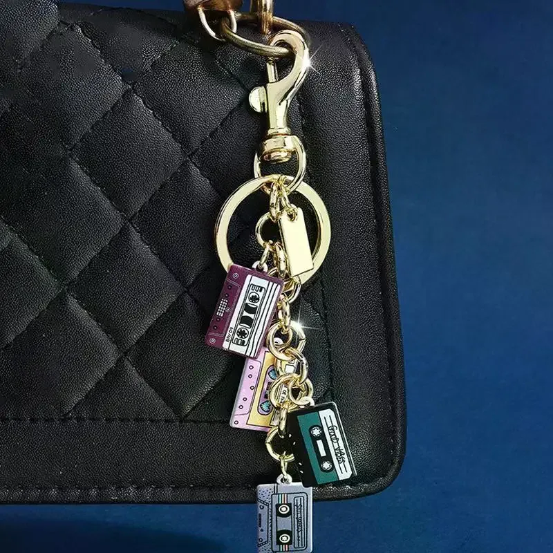 porte-clés vintage en forme de cassette rétro années 90 et 80, accessoires pour femmes et filles, breloques pour sacs à dos et sacs à main