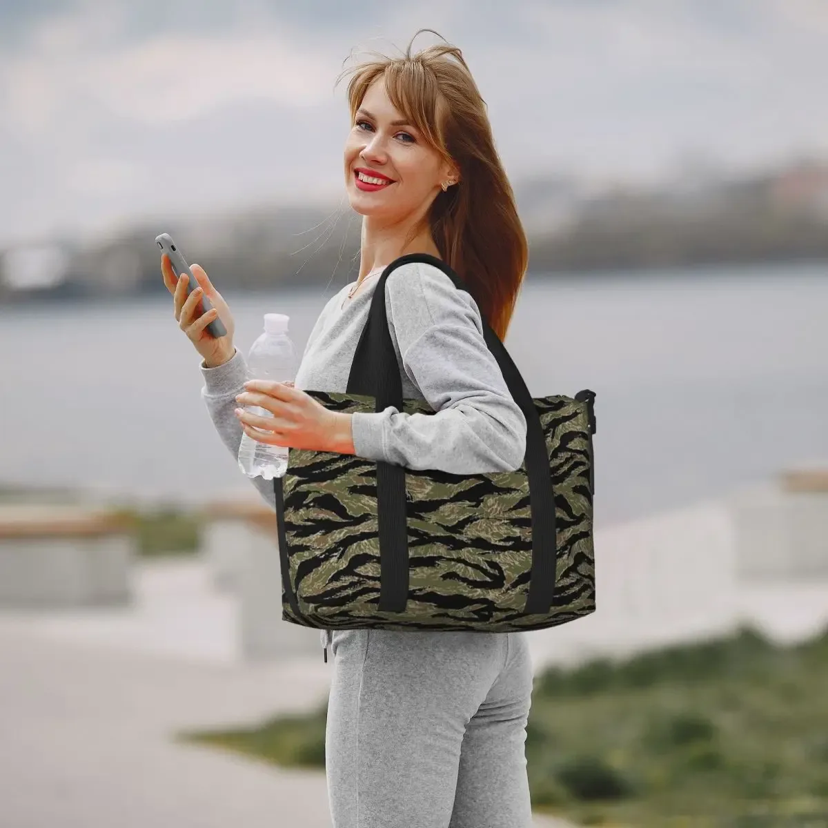 sac de voyage de plage de camouflage militaire à rayures de tigre, fourre-tout de grande capacité pour salle de sport, yoga, sac à bandoulière de shopping pour femmes