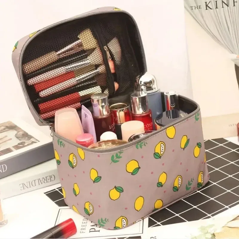 trousse de maquillage grande capacité avec plusieurs compartiments, organiseur pour la maison et les voyages pour articles de toilette et cosmétiques