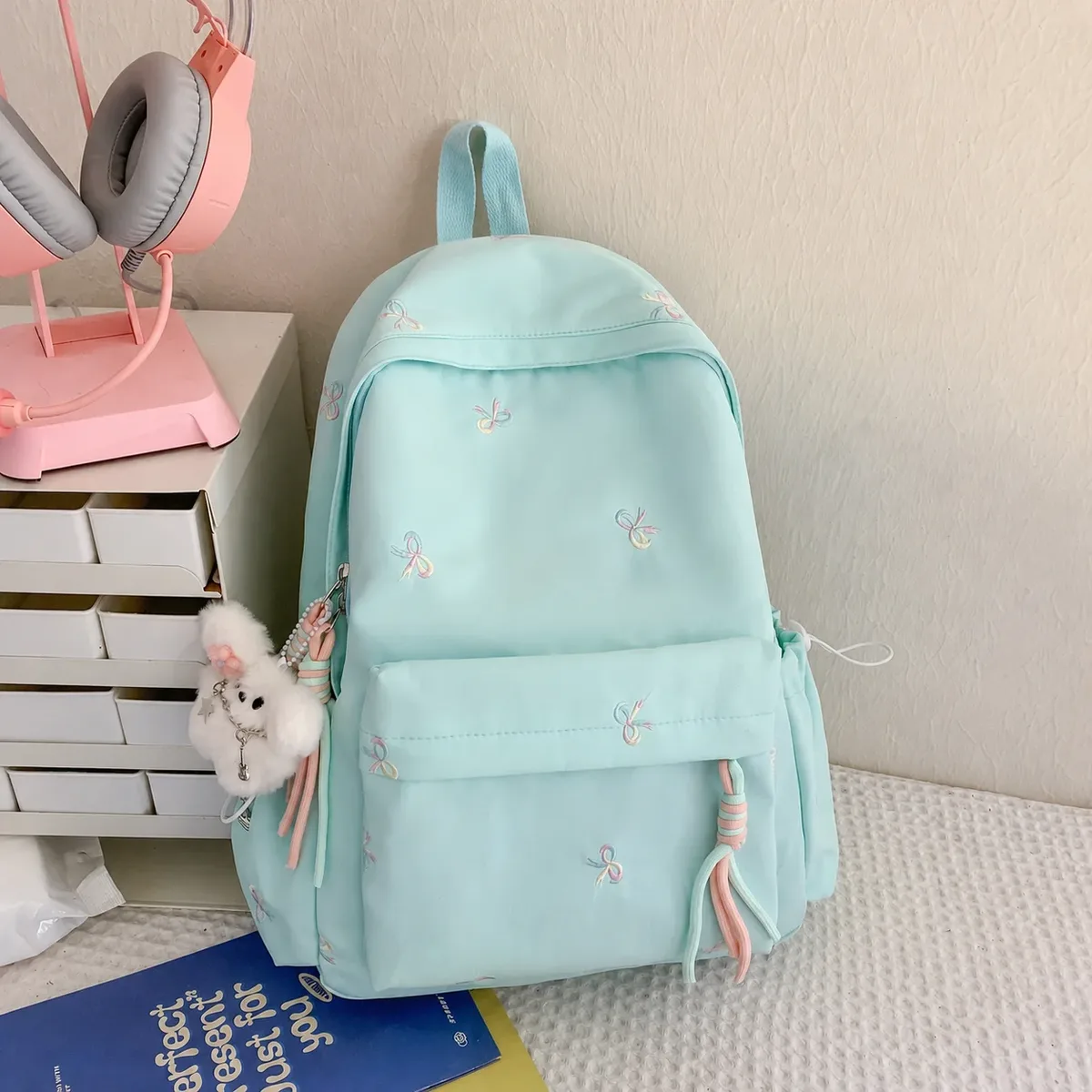 sac à dos pour adolescentes, confortable, brodé, décontracté, sac d'école pour le lycée et l'université, sac à dos scolaire tendance en nylon pour tous les jours.