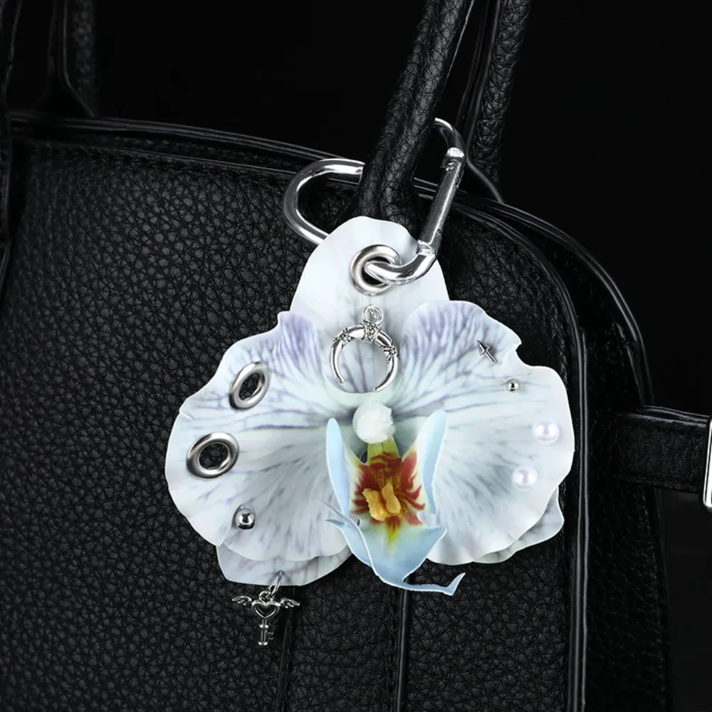 porte-clés créatif en forme de fleur d'orchidée et de lys, décoration de sac à dos, cadeaux, pendentif de sac floral, porte-clés d'orchidée papillon coloré