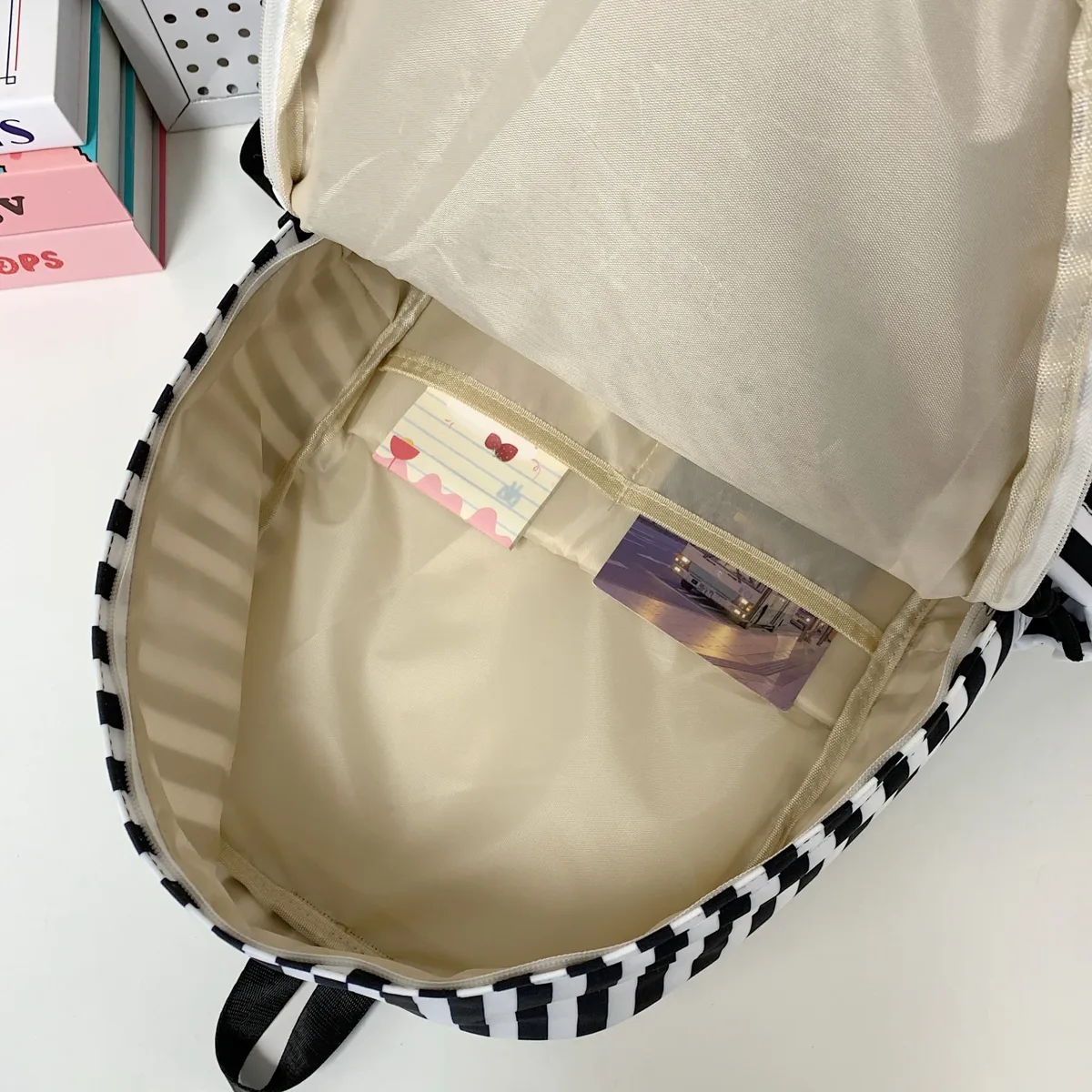 sacs à dos rayés grande capacité en nylon sacs de loisirs ou de voyage marque sacs d'école frais de haute qualité nouveau en 2025 grands paquets