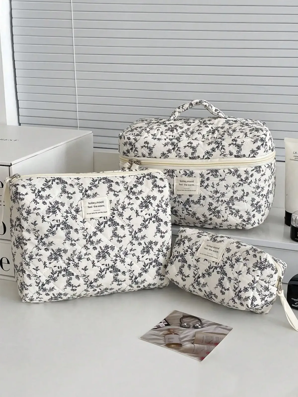 1 pièce/ensemble trousse de maquillage matelassée florale noir et blanc, trousse de maquillage portable, trousse de toilette de grande capacité, trousse de maquillage de rangement de voyage