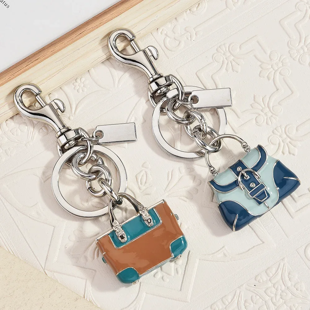 mini porte-clés en émail color block bleu, breloque de sac, étiquette métallique personnalisable, pendentif de sac à main pour femmes, accessoires de sac à dos