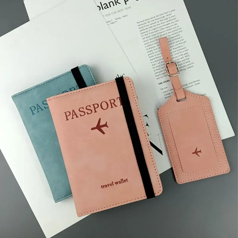 essentiels de voyage : porte-passeport à blocage rfid + ensemble d'étiquettes de bagage en cuir