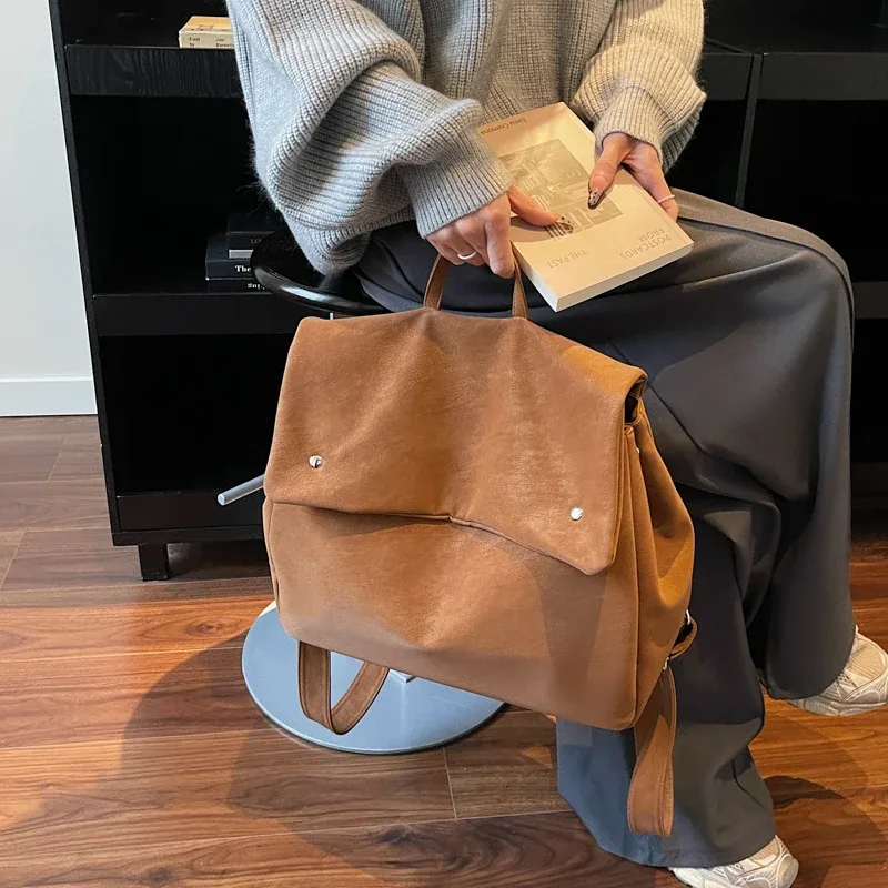 sacs à dos style preppy rétro, niche de luxe, sacs de livres à rabat en daim haut de gamme pour étudiants, grand sac à bandoulière de voyage, nouvelle collection 2026