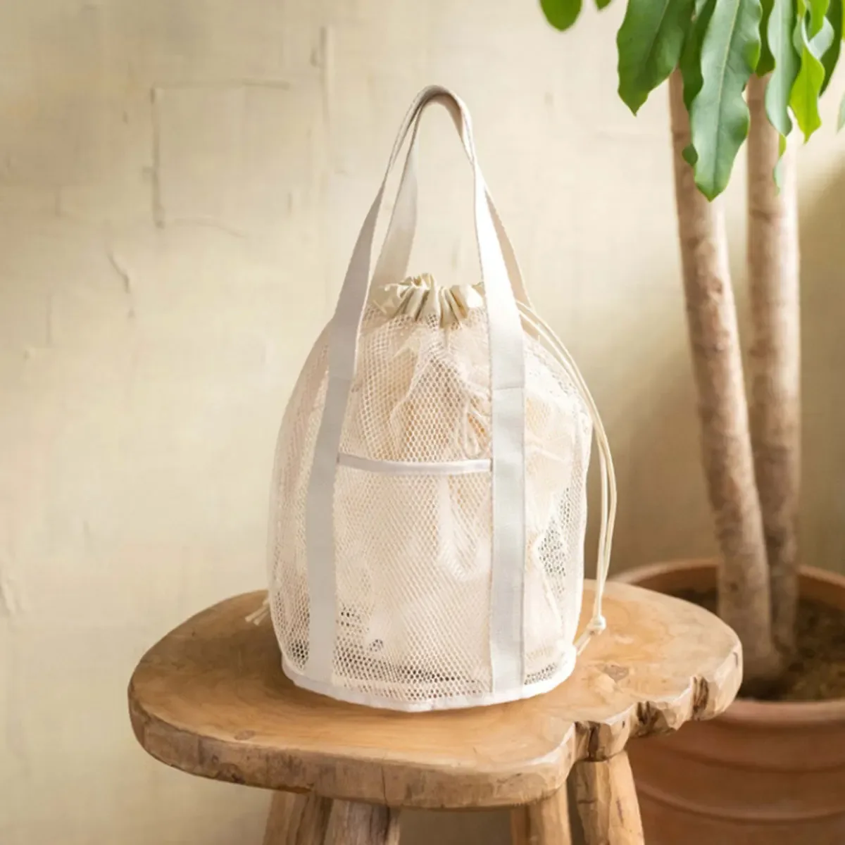 trousse de toilette de voyage beige, sac à main pliable ultra-léger en maille ajourée, poche à cordon, sac de plage, trousse de toilette, 1 pièce