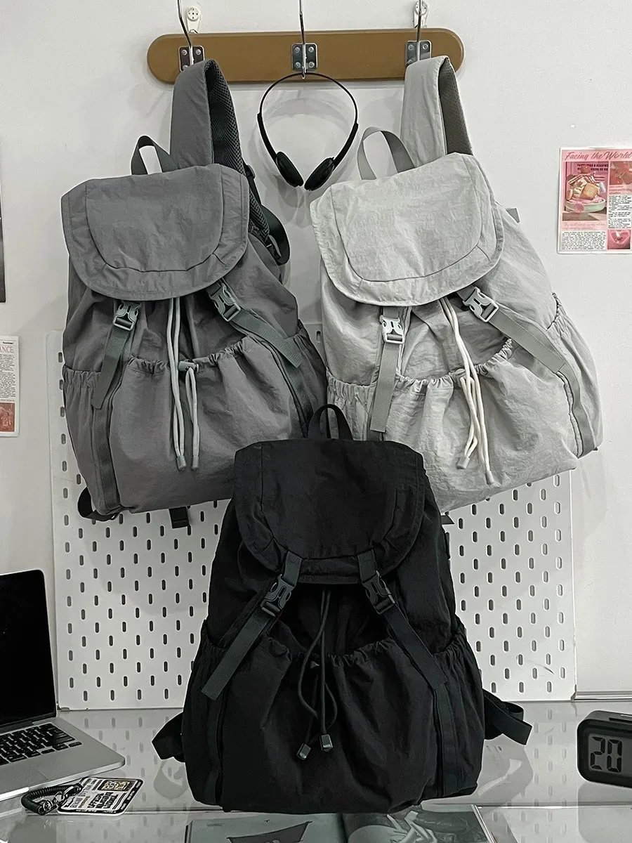 sac à dos décontracté à cordon de serrage pour femmes, sac à dos plissé léger de grande capacité pour les voyages en plein air, 2025