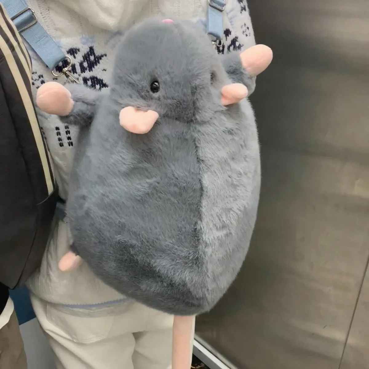 nouveaux sacs à dos tendance 2026 au design original, sacs à dos amusants en forme de souris avec fermeture éclair en peluche, sacs de transport grande capacité