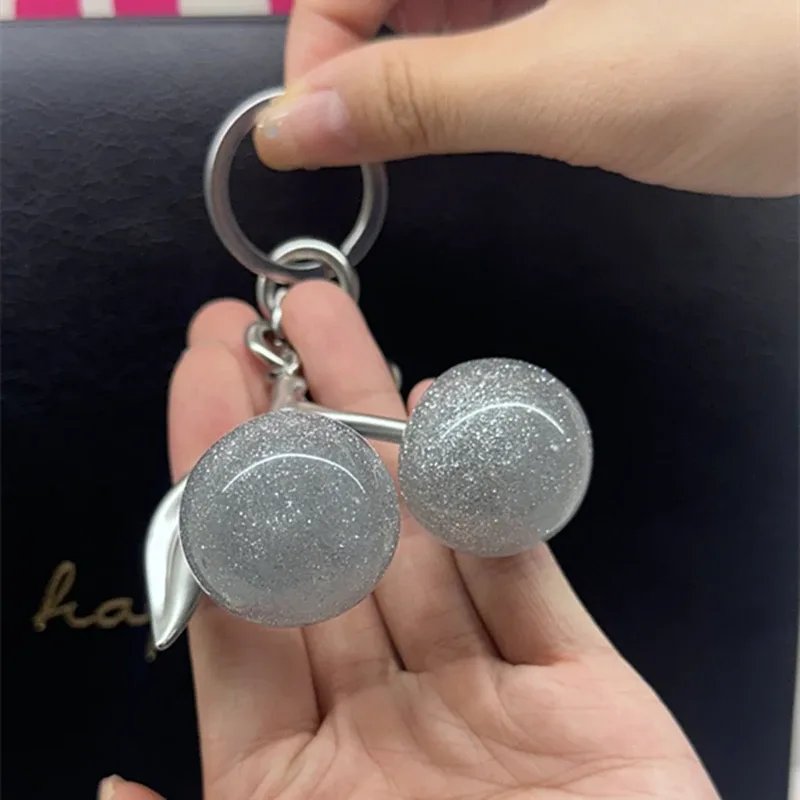 porte-clés tendance en forme de cerise argentée scintillante, pendentif fruits d'été pour sacs à main coach, sacs à bandoulière, accessoires, cadeau