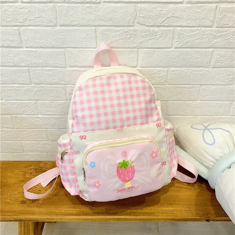 sac à dos scolaire léger en nylon à carreaux pour fille, broderie mignonne de fraises, sac à dos imperméable kawaii pour les trajets quotidiens