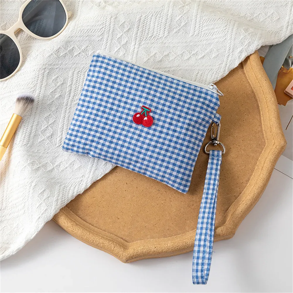 sac de maquillage en toile cerise, sac de rangement portable à carreaux rouges de grande capacité pour cosmétiques et rouge à lèvres, pochette de toilette à fermeture éclair