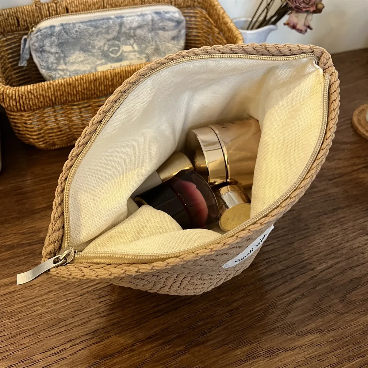 trousse de maquillage en coton tissé à la main – pochette cosmétique au crochet artistique avec fermeture éclair, pochette minimaliste pour femme