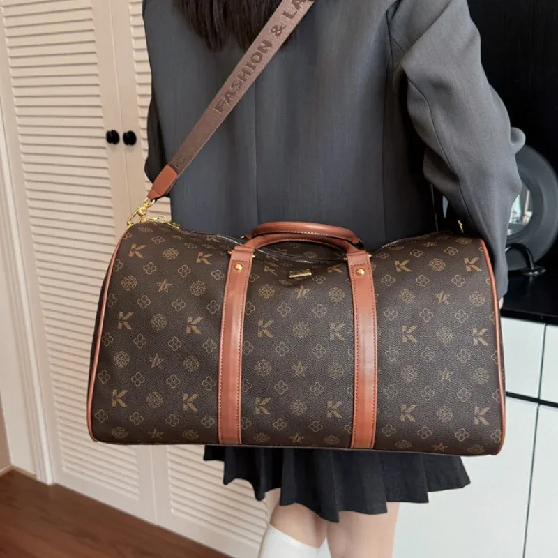 sac de voyage vintage pour femmes 2026, nouveau sac de voyage à motif monogramme, sac de week-end de haute qualité à grande capacité, bagage à main s