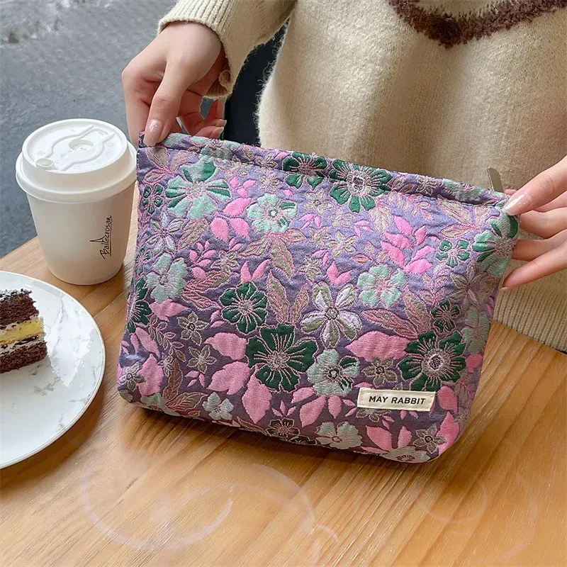 nouveau sac de maquillage vintage fleur en relief de haute qualité pour femmes, sac à cosmétiques, pochette de maquillage en toile de grande capacité, organisateur de voyage