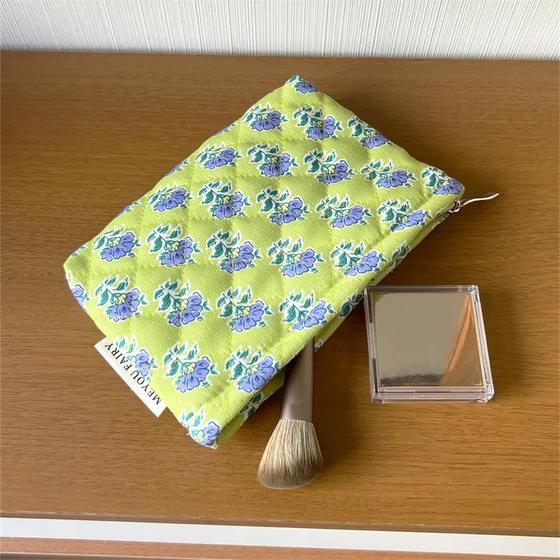 trousse de maquillage florale matelassée grande capacité, pochette de rangement de voyage, organisateur de toilette, sac à main portable, étui cosmétique doux et mignon
