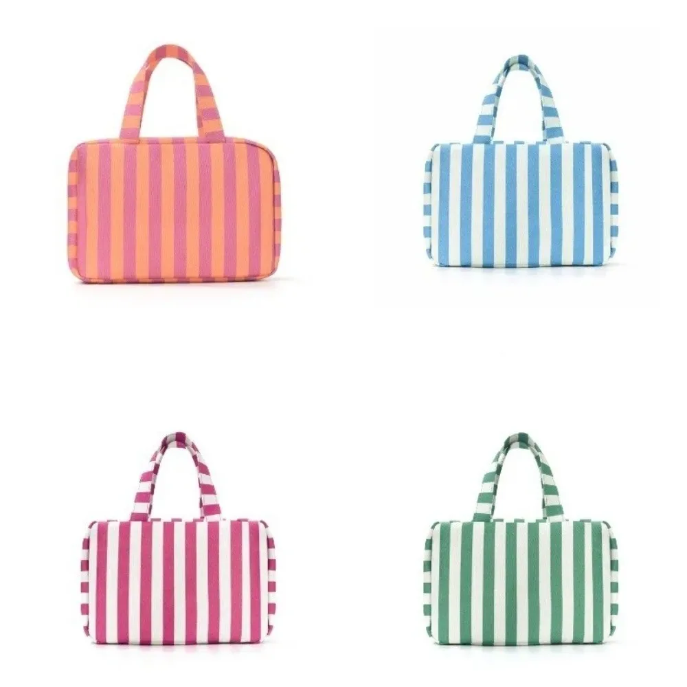 trousse de toilette de voyage suspendue portable rayée avec crochet, sac de maquillage pliable 4 volets grande capacité, organisateur cosmétique de voyage