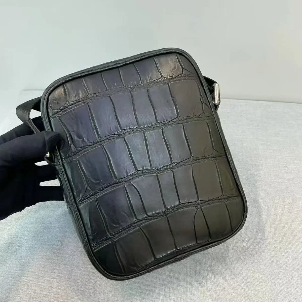 haut de gamme qualité véritable/réel 100% peau de crocodile hommes sac à bandoulière petite taille taille/épaule hommes sac rouge noir couleur