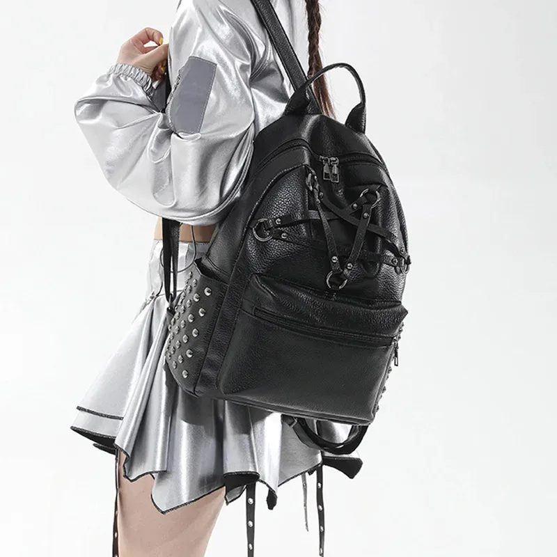 sac à dos décontracté pour femme en pu souple avec rivets, fermeture éclair solide, personnalisable, tendance, grande capacité, nouvelle collection 2026, haute qualité