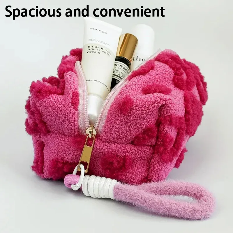 trousse de maquillage en peluche en forme de cœur, sac de rangement de voyage doux et portable, trousse à crayons pour étudiants