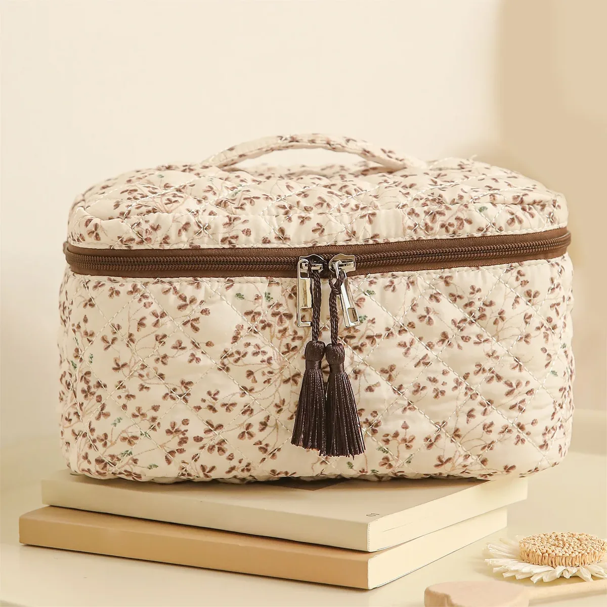 trousse de voyage matelassée florale pour femme avec fermeture éclair, grande capacité, pochette à crayons pour les voyages, le travail et le quotidien