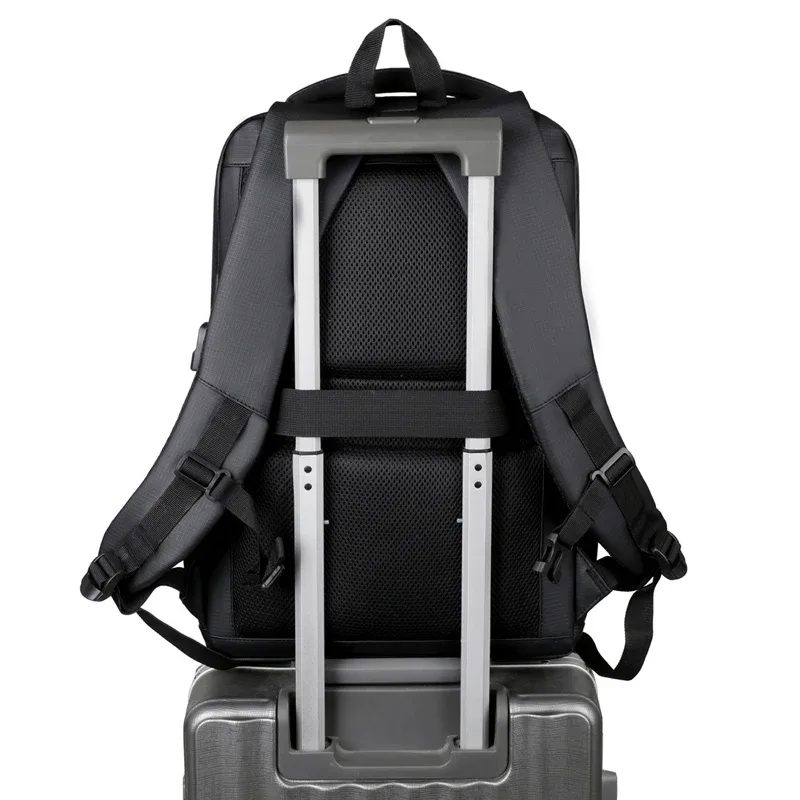 sac à dos d'affaires imperméable pour hommes, disponible en plusieurs couleurs, sac à dos de grande capacité pour les trajets quotidiens, peut accueillir des sacs pour ordinateur portable de 14 pouces