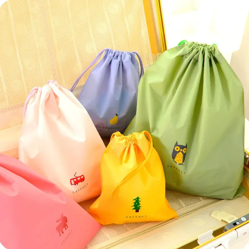 Sac de rangement de poche étanche, sac de rangement de produits ménagers, sac à cordon minimaliste anti-poussière, sac de rangement créatif pour vêtements de voyage