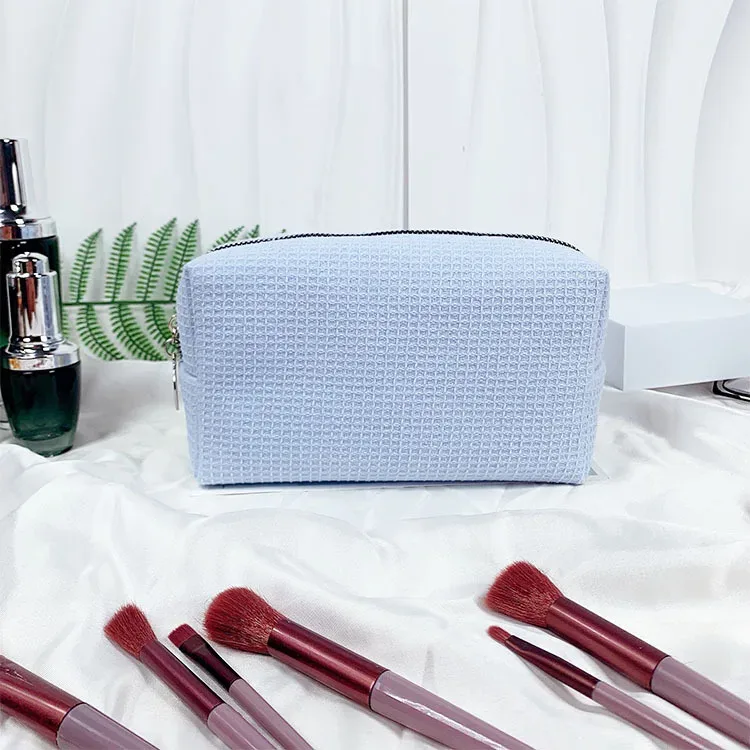 pochette de maquillage personnalisée brodée avec nom, sac cosmétique sur mesure, cadeau pour demoiselle d'honneur, cadeau pour lune de miel, cadeau pour l'équipe de mariage