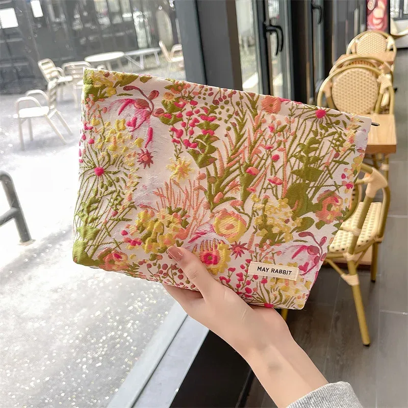 nouveau sac de maquillage vintage fleur en relief de haute qualité pour femmes, sac à cosmétiques, pochette de maquillage en toile de grande capacité, organisateur de voyage
