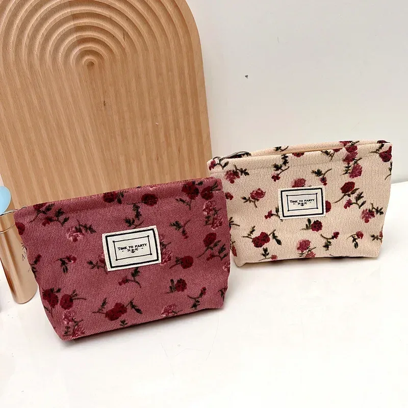 nouveau petit sac à cosmétiques pour femmes, portable à motif floral, petit sac de rangement pour serviettes hygiéniques, étui pour pièces de monnaie et clés, pochette pour cartes portables