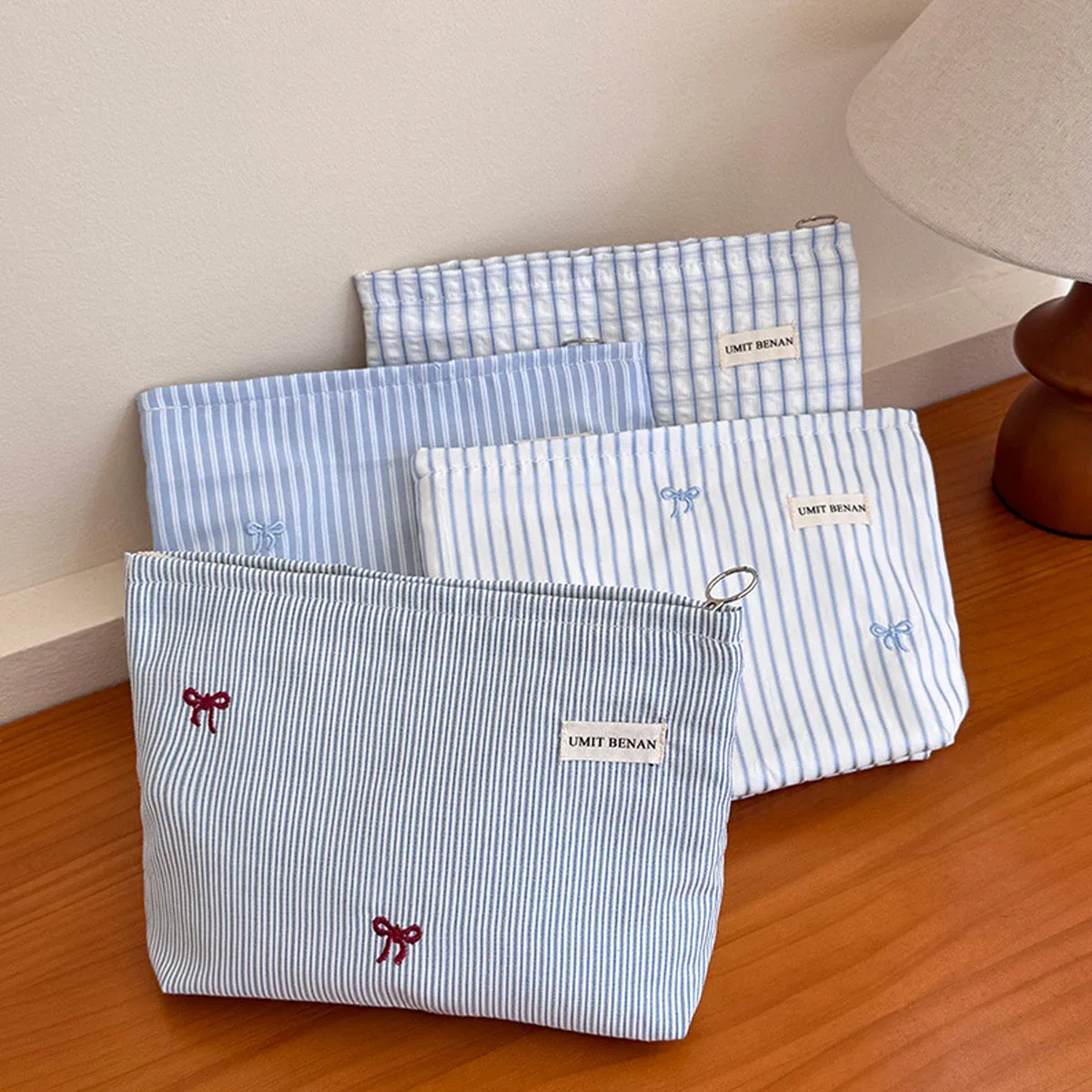 Petite trousse de toilette à nœud papillon de grande capacité, sac de rangement cosmétique portable pour femmes, trousse de maquillage de voyage