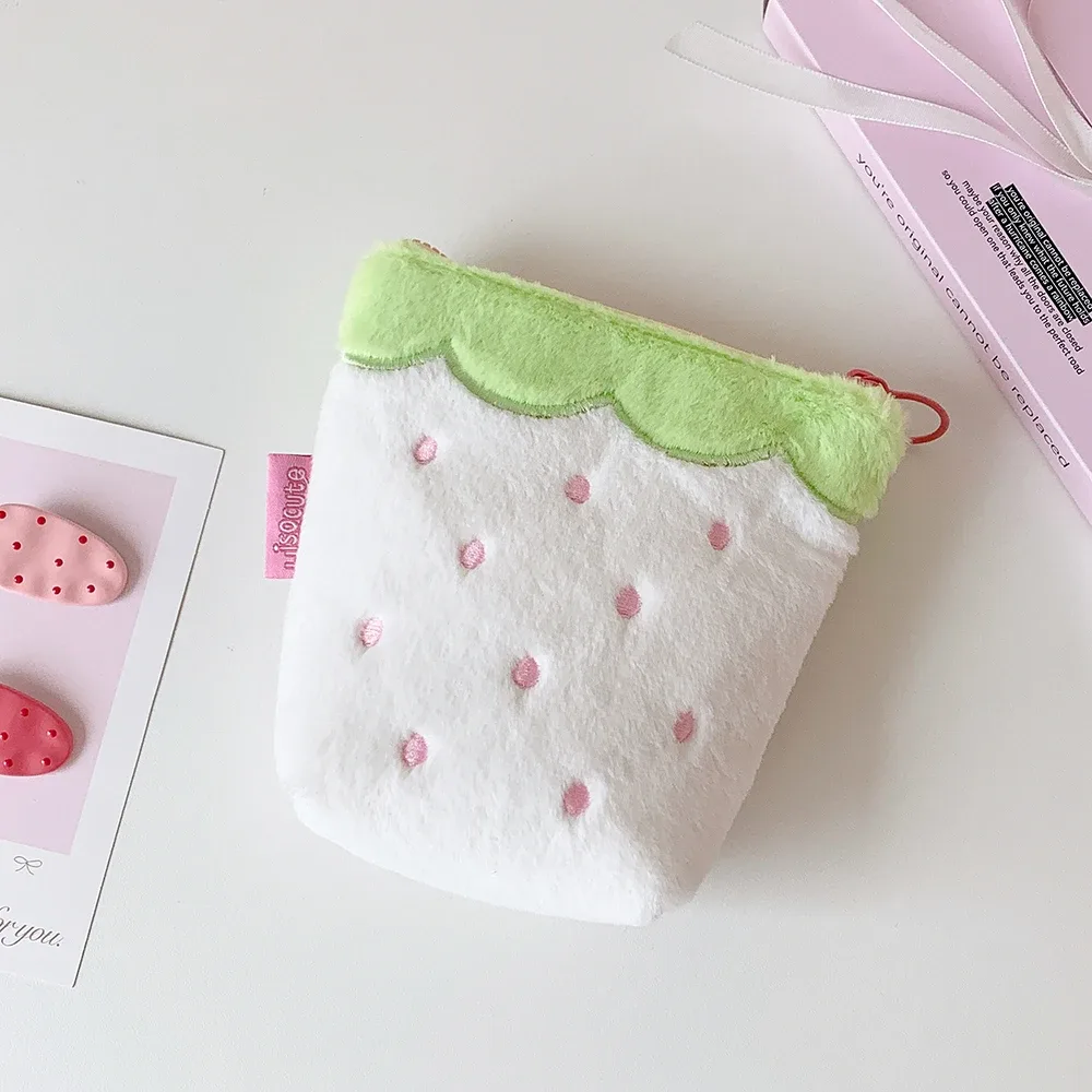 trousse de maquillage en peluche fraise mignonne avec fermeture éclair, sac de voyage portable grande capacité pour filles, trousse à rouge à lèvres, trousse à crayons pour étudiants