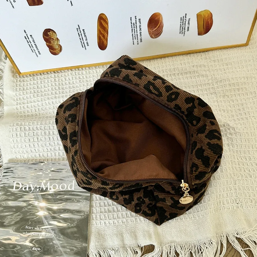 petite trousse de maquillage à imprimé léopard, grande capacité, pochette cosmétique, porte-rouge à lèvres, organiseur pour femmes, étui de beauté portable pour les voyages