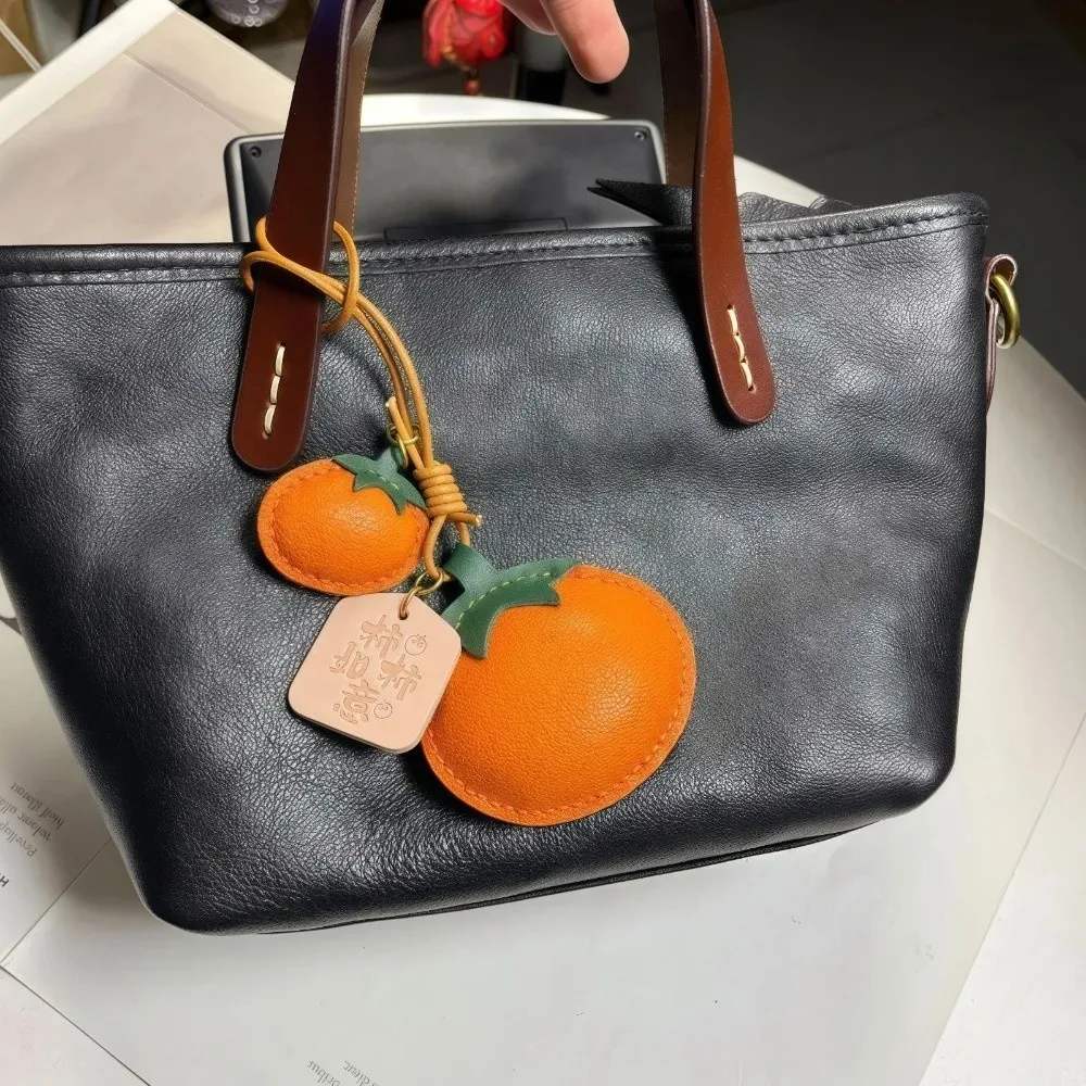 porte-clés personnalisé en cuir souple, design drôle et mignon, pendentif pour sac à dos, porte-clés créatif en forme de fruit de dessin animé, cadeau