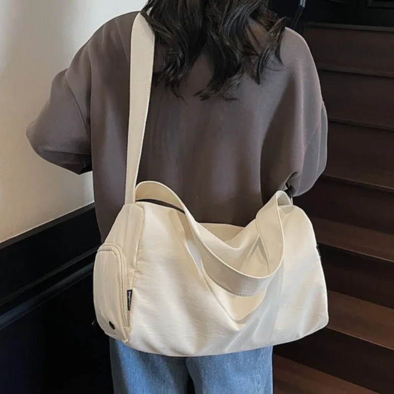 sac de sport pour femmes, sac de natation à séparation humide/sèche, sac de voyage grande capacité pour courtes distances avec compartiment à chaussures