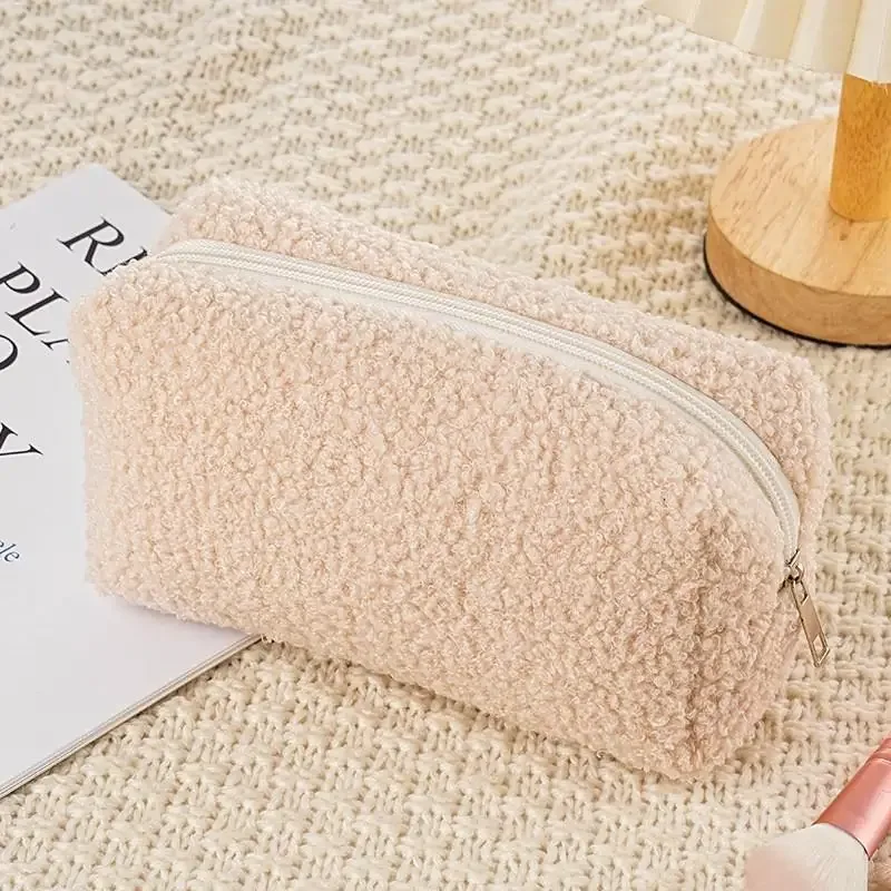 sac de maquillage en peluche mignon pour femmes, petits sacs à cosmétiques portables de voyage, trousse de toilette à fermeture éclair de couleur unie, pochette de lavage, sacs de rangement