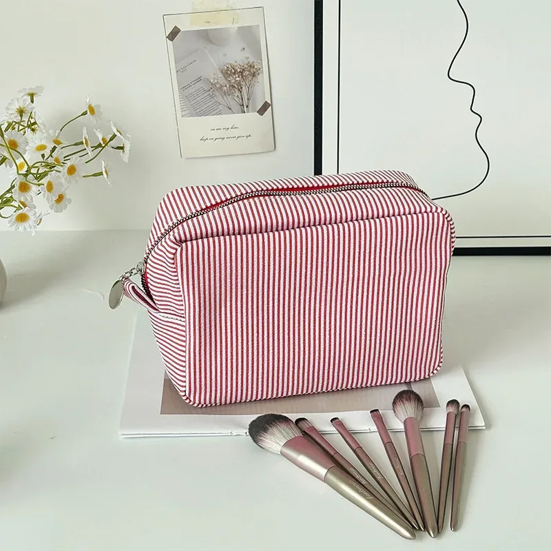 pochette cosmétique rayée personnalisée avec broderie de texte sur mesure, sac de voyage portable pour le rangement de maquillage et de soins de la peau diy