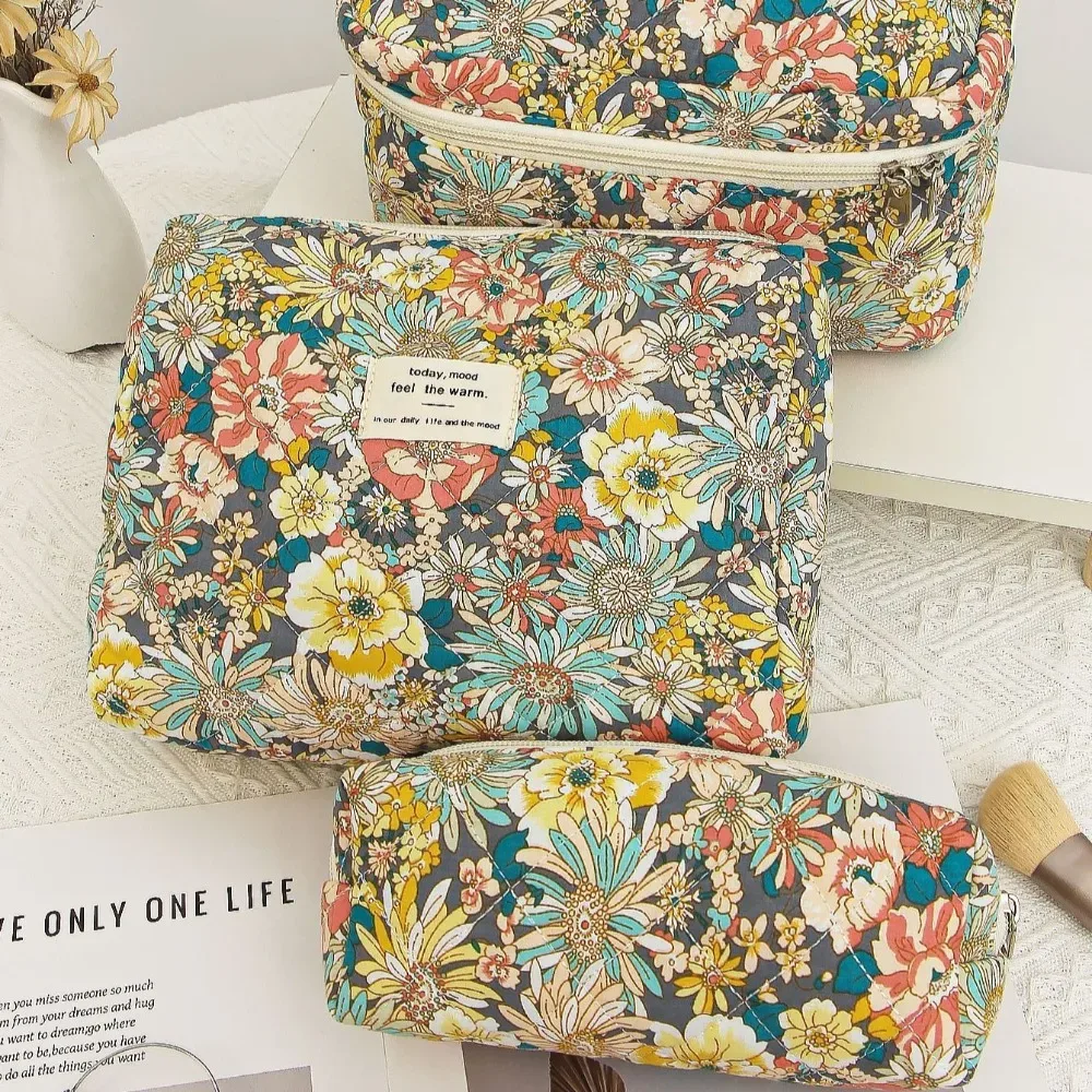 sac à cosmétiques matelassé imprimé floral pour femmes, pochette de rangement de maquillage de voyage portable, sac à main mini organisateur, sac de maquillage