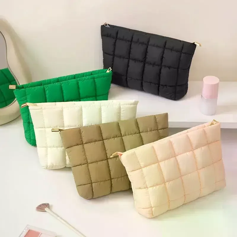 trousse de toilette matelassée douce avec fermeture éclair résistante, organiseur portable pour le maquillage quotidien, sac de rangement pour voyage, cadeaux pour femmes