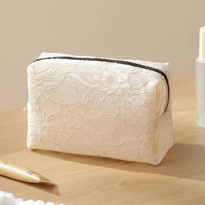 trousse de maquillage en dentelle pour femmes et filles, pochette en maille pour rouge à lèvres, organisateur de toilette de voyage avec poches intérieures pour les essentiels