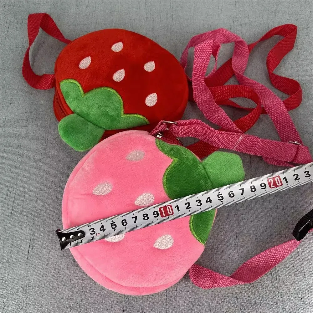 2 couleurs, cartable à fraises mignon, cartable à fruits en peluche mignons de 14cm, pochette à bandoulière extérieure