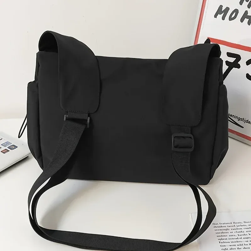 sac bandoulière tendance avec accent cordon de serrage - fermeture éclair spacieuse et sécurisée - comprend un élégant porte-clés pour sac