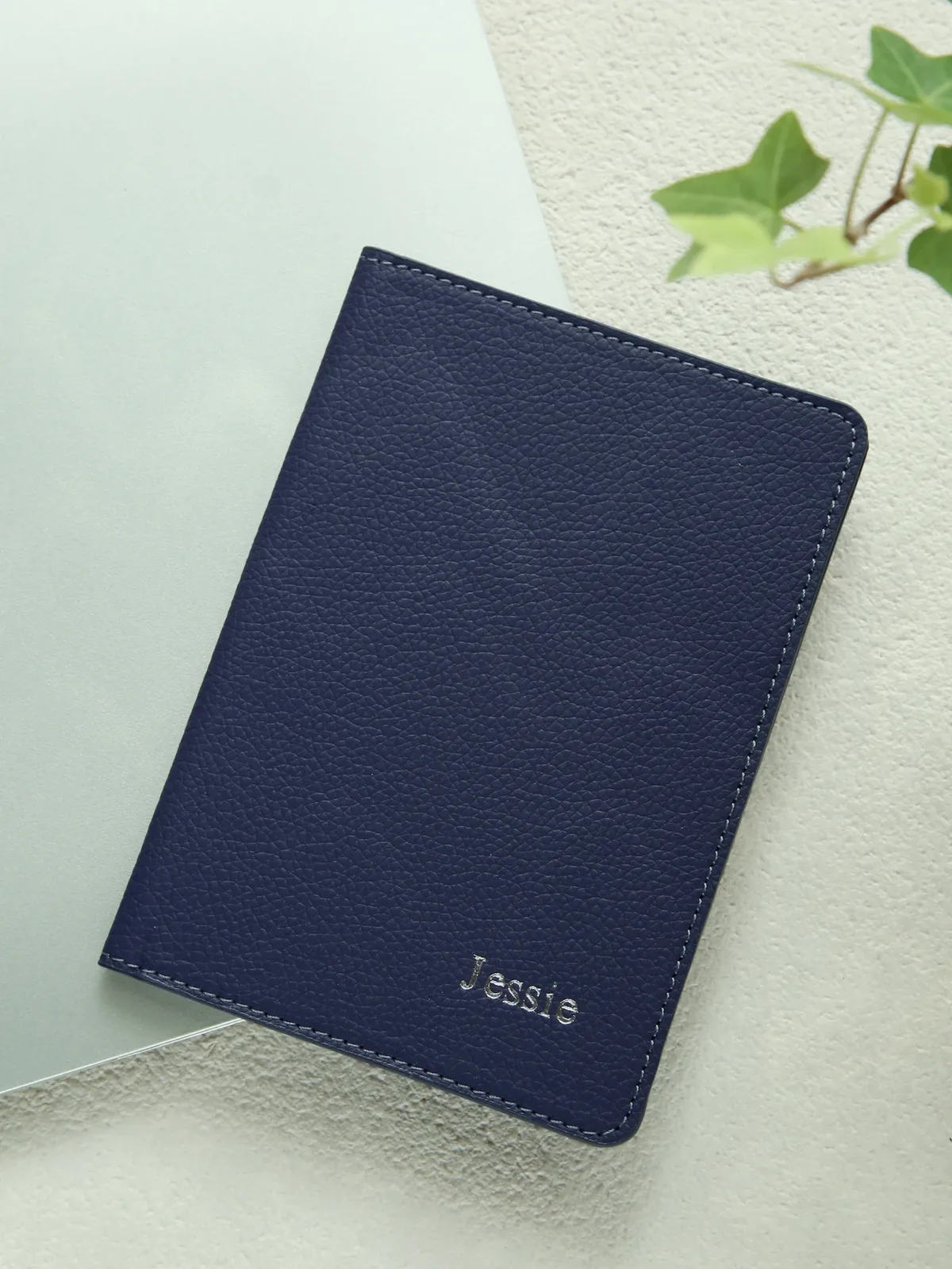 porte-passeport personnalisé avec nom, monogramme personnalisé, texture en similicuir, couverture de passeport unie avec blocage rfid, cadeau de vacances