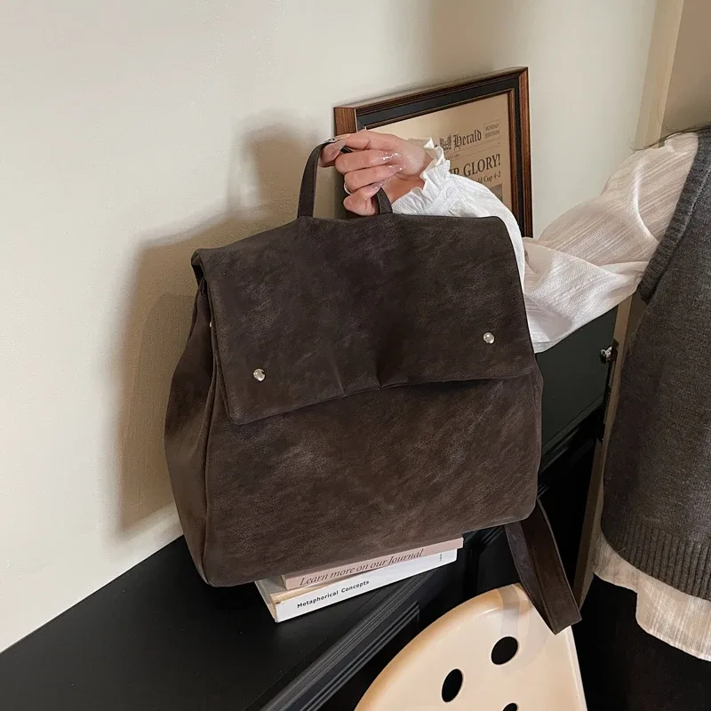 sacs à dos style preppy rétro, niche de luxe, sacs de livres à rabat en daim haut de gamme pour étudiants, grand sac à bandoulière de voyage, nouvelle collection 2026
